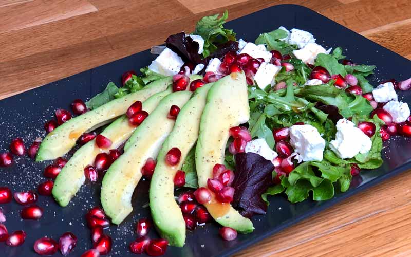 GeGeGe Granatapfel Avocado Salat große Detailaufnahme