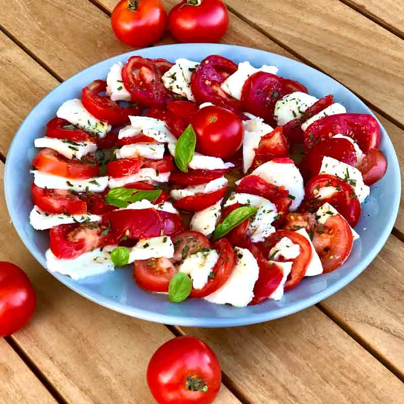 Tomate-Mozzarella Salat - Salatrezept