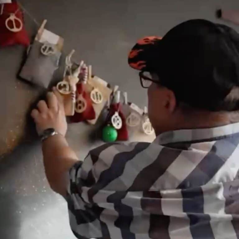 RTL 2 Camper Micha Adventskalender aufhängen